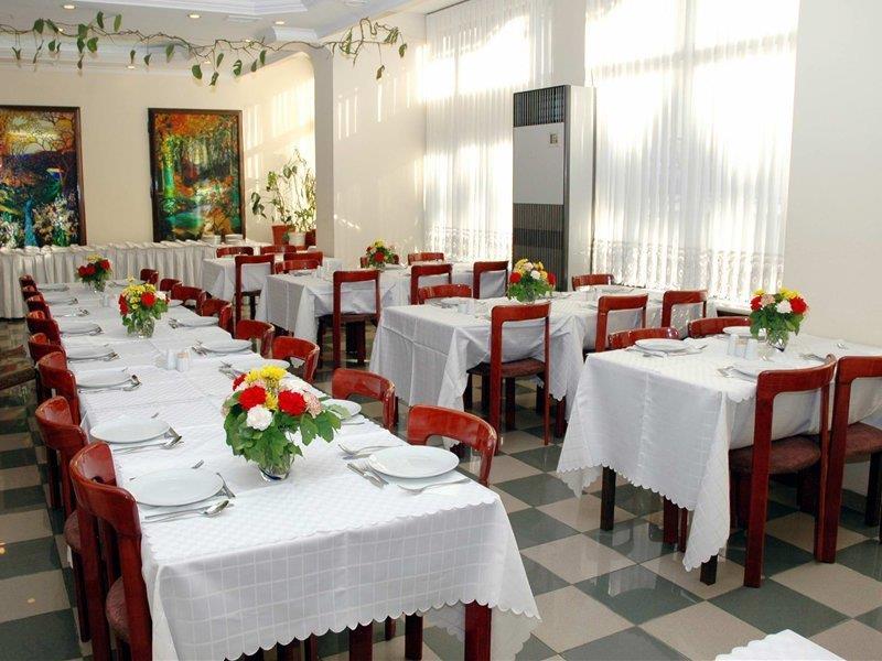 Готель Avlonya 3*