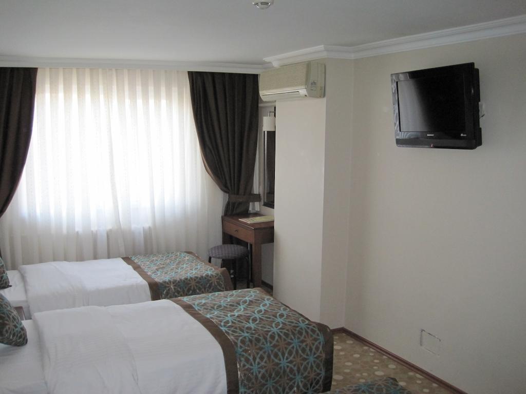 Готель Avlonya 3*